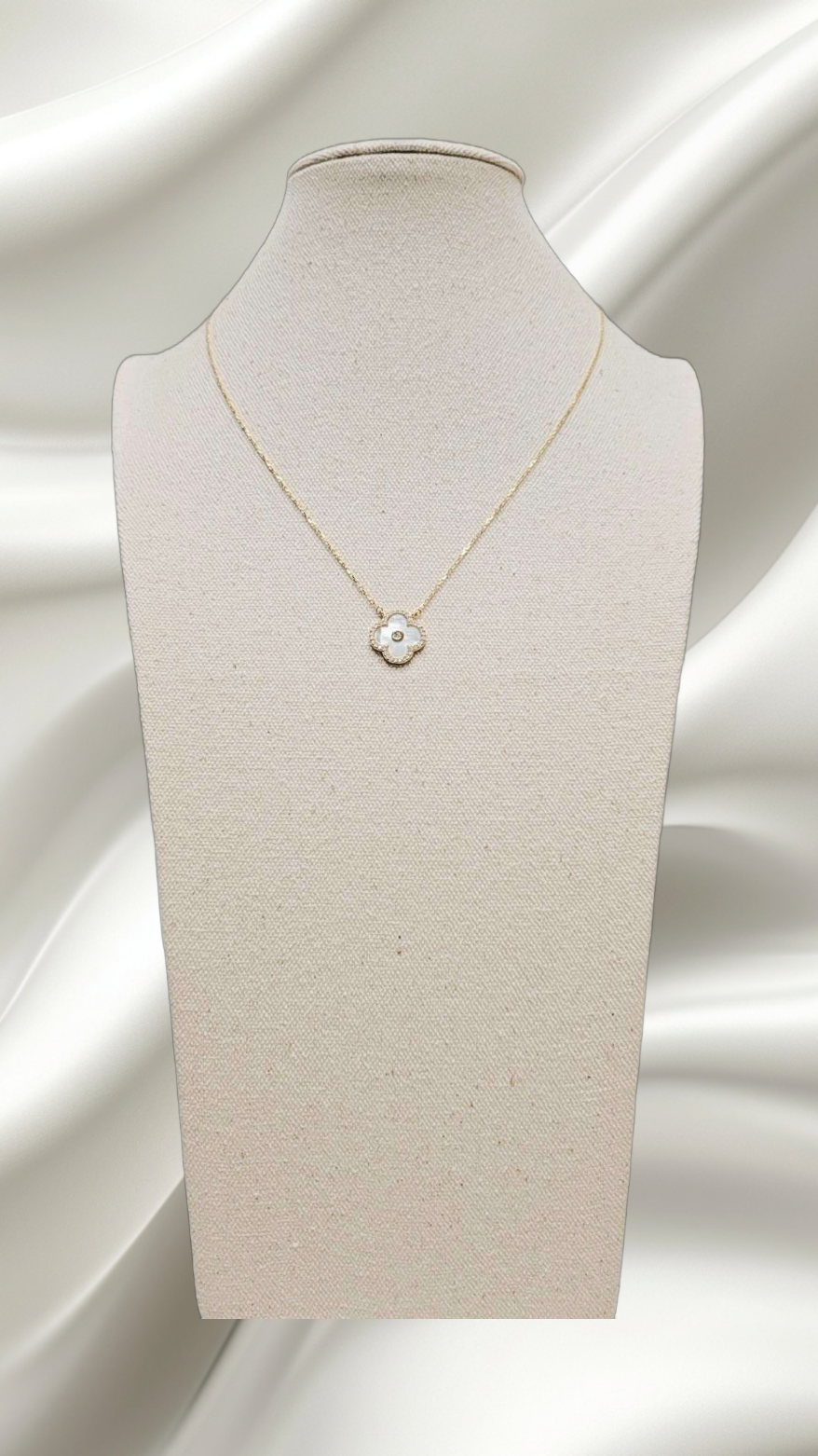 Medium Mother of Pearl Limited Edition Alhambra Gold Necklace