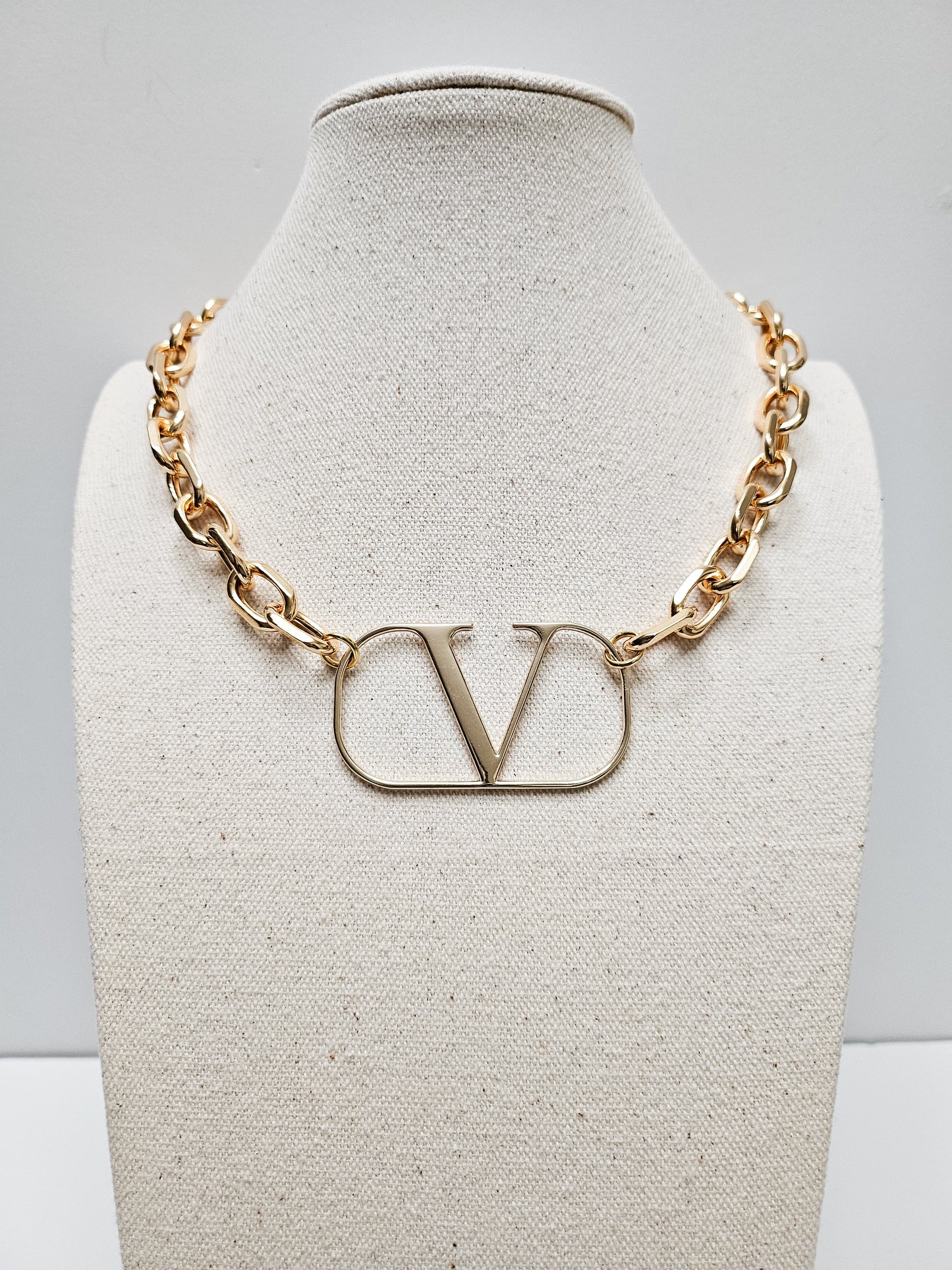 Val Large Charm Chunky Necklace