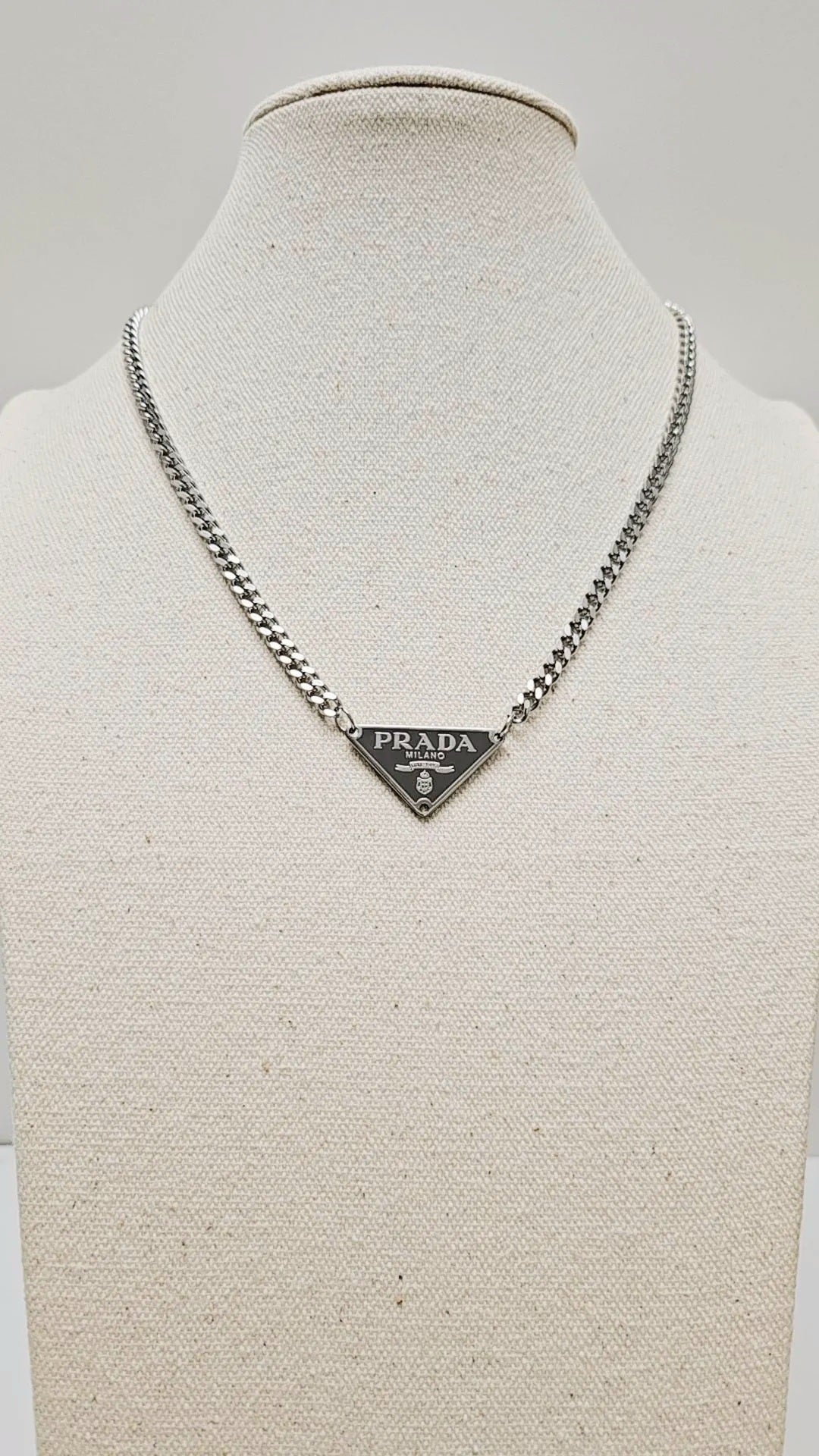 Gray Prd Tag Silver Necklace