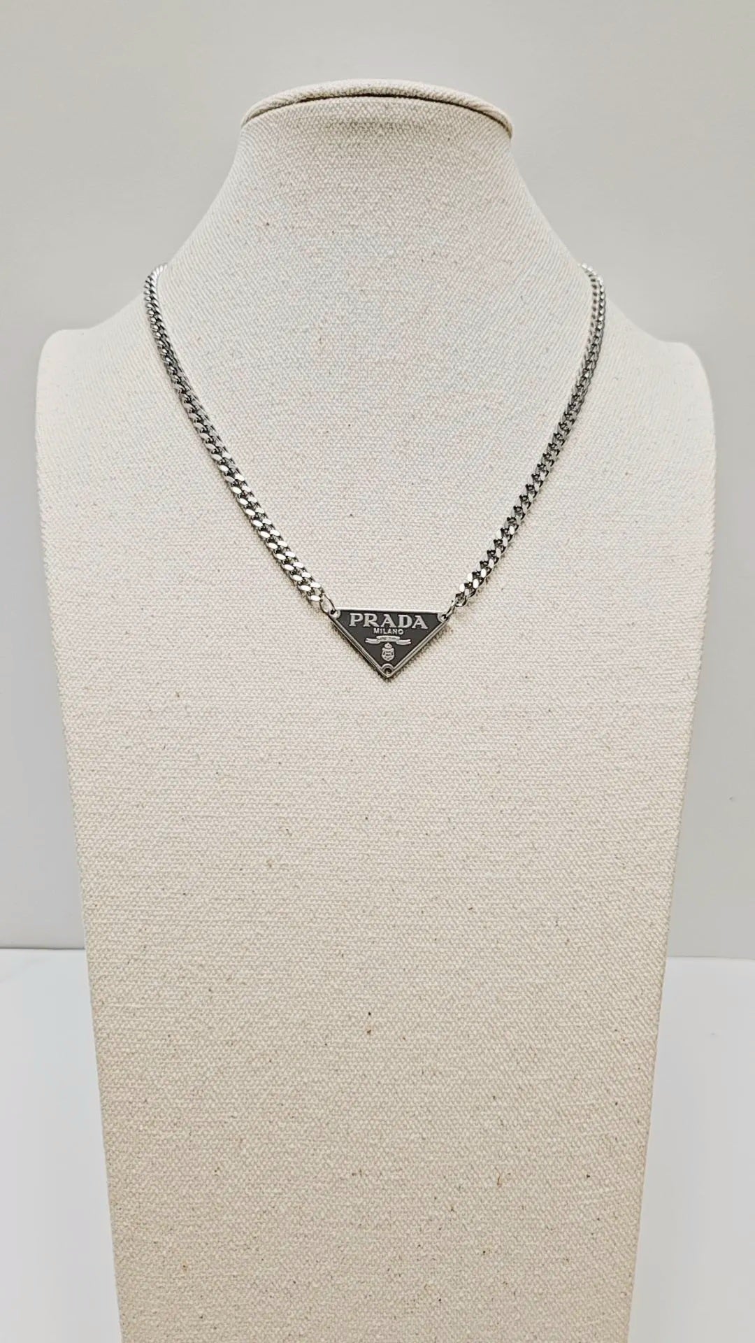 Gray Prd Tag Silver Necklace