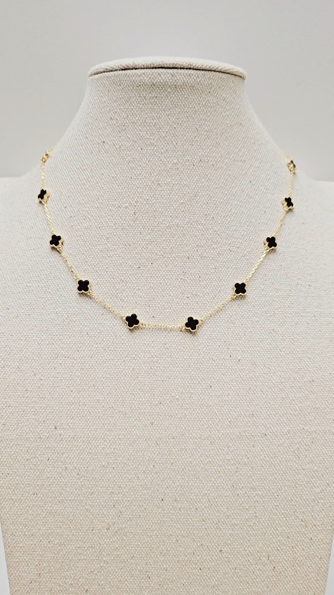 Ten Motives Alhambra Onyx Gold Necklace