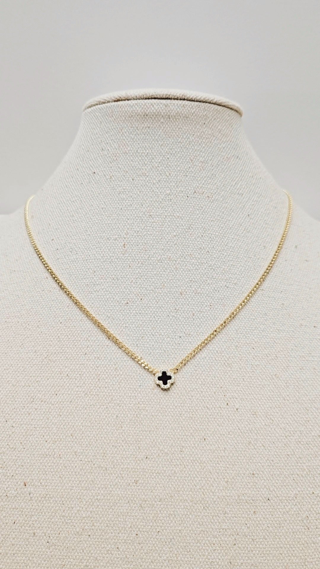 Single Alhambra Micro Onyx Gold Necklace